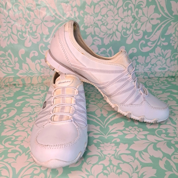 Skechers Shoes - Skechers Womens Dream Come True 21140 White Casual Shoes Sneakers Size 10